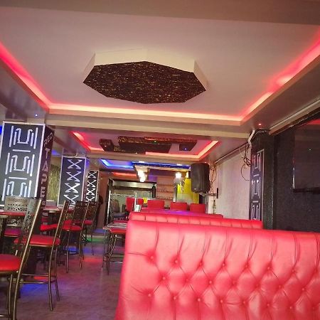 Royal Prince Hotel, Meru Экстерьер фото